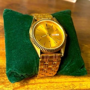 Citizen quartz gold watch